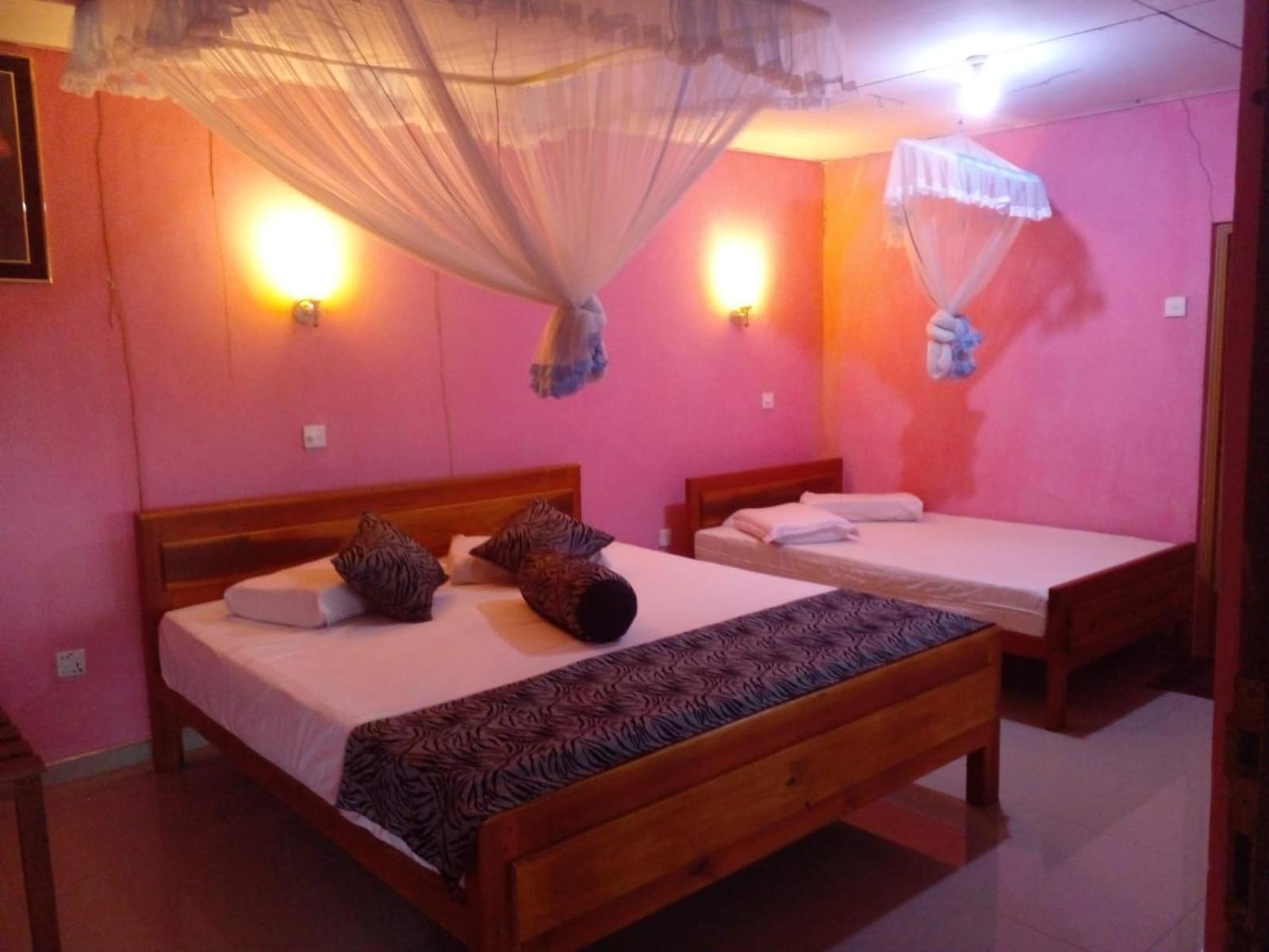 Omi Relax Inn Ella Bagian luar foto