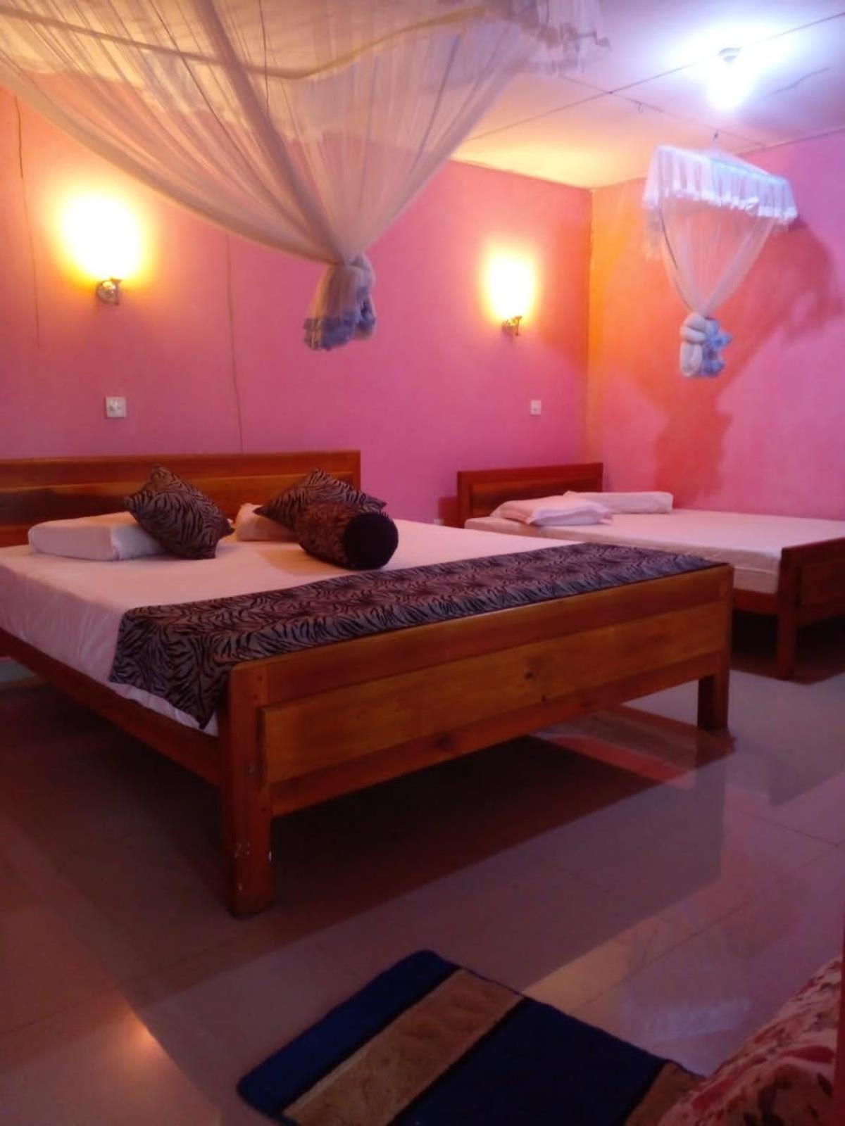 Omi Relax Inn Ella Bagian luar foto