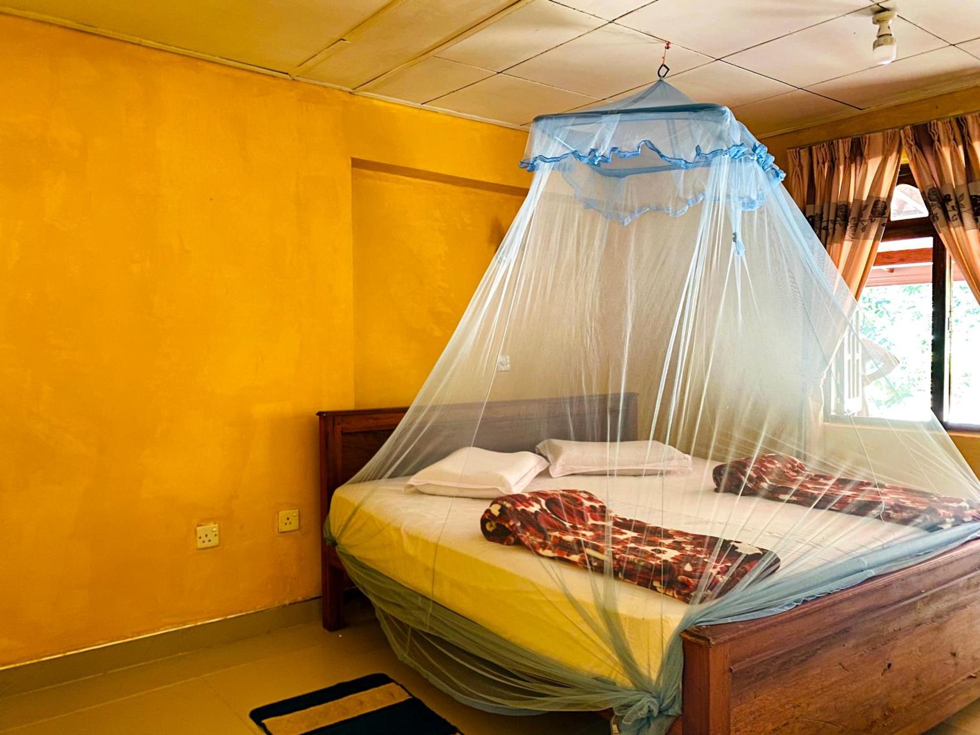 Omi Relax Inn Ella Bagian luar foto